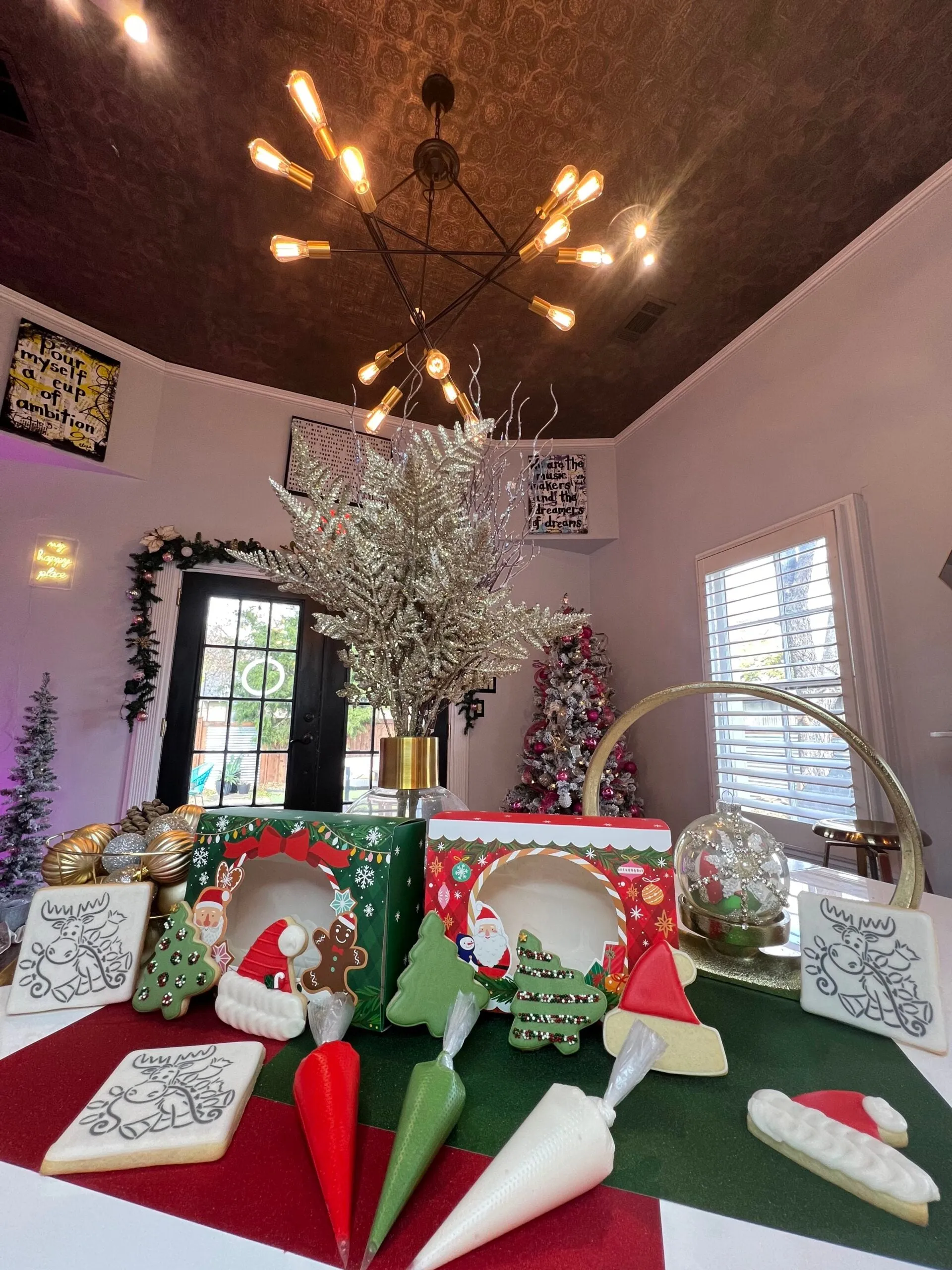 Holiday event gallery at 139 Olive, photo 3